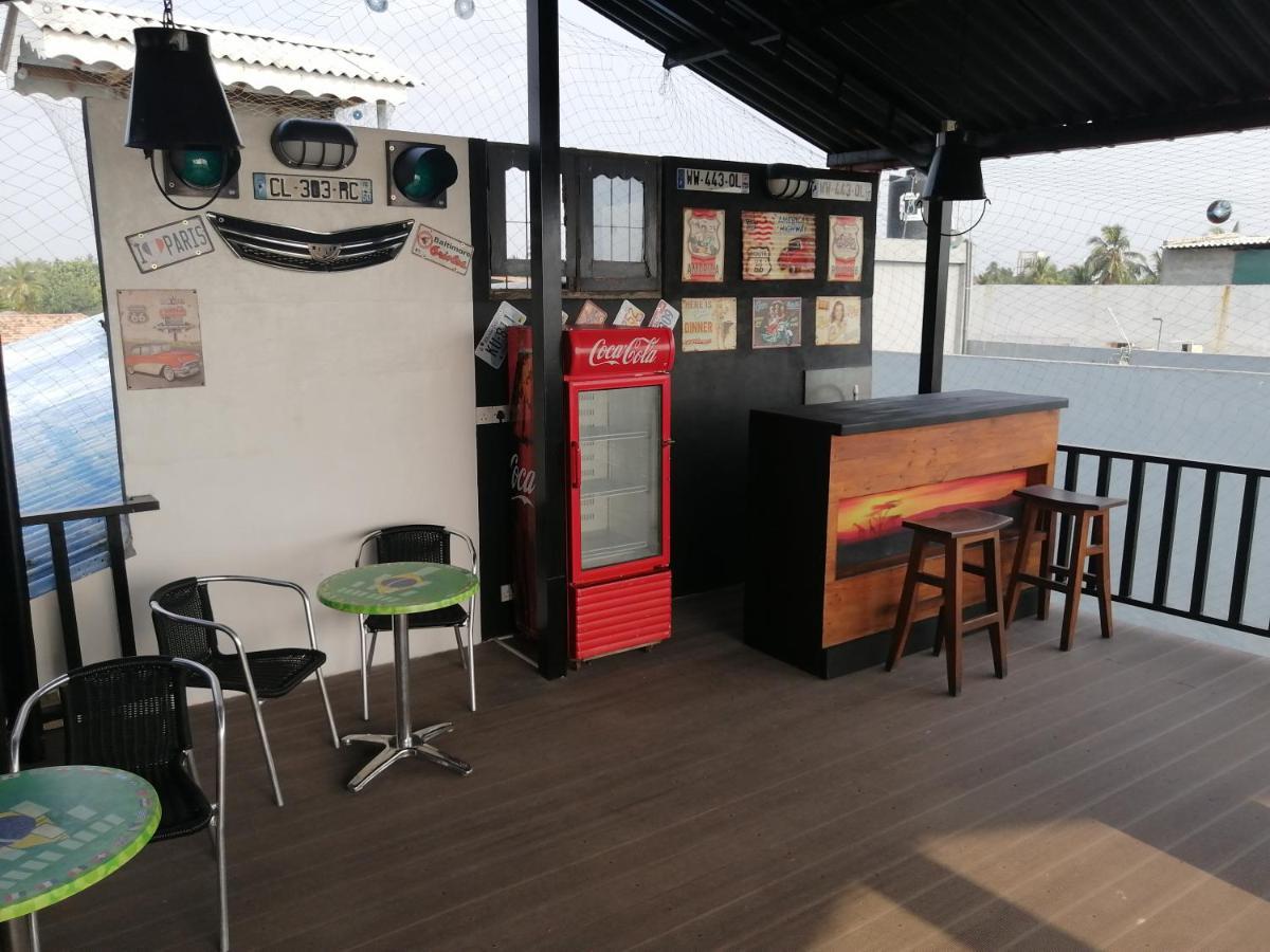 Le Petit Hotel & Restaurant Negombo Exterior photo