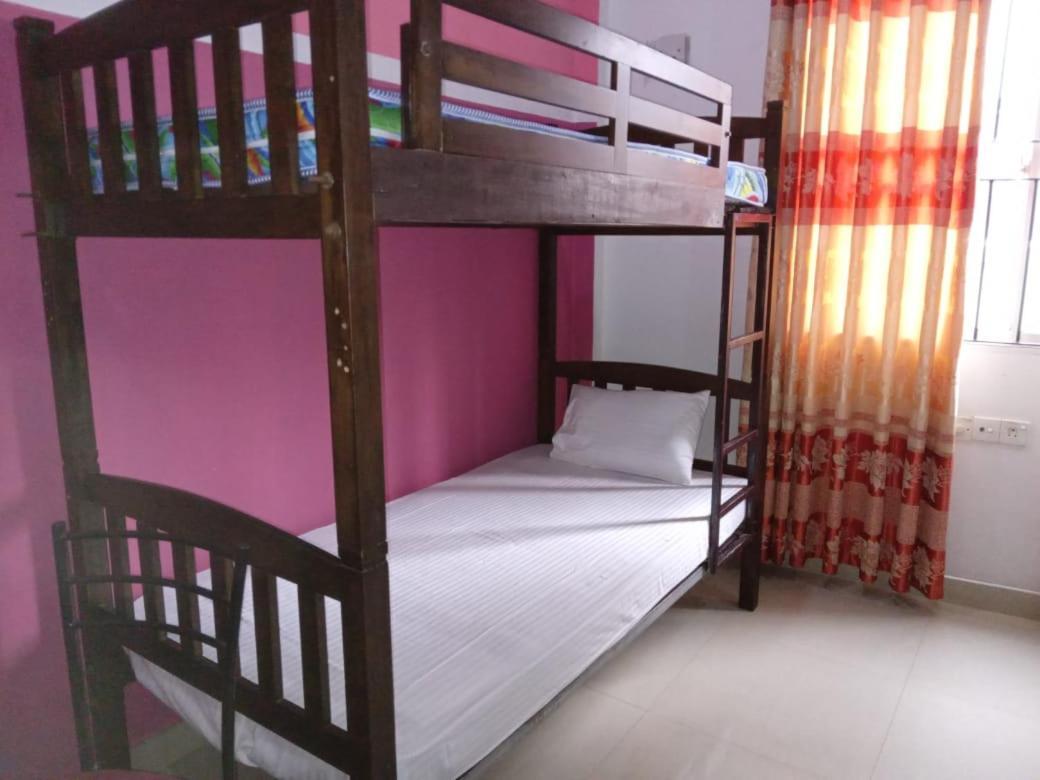 Le Petit Hotel & Restaurant Negombo Exterior photo